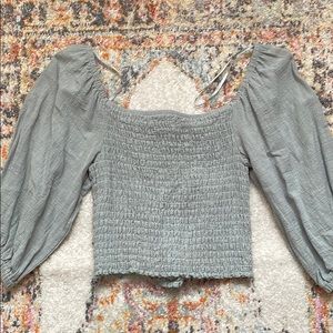 Super cute peasant sleeve blouse!